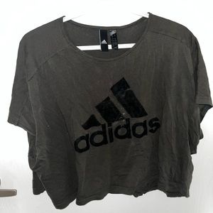 Size M workout shirt